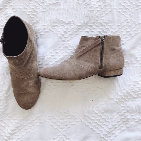 DV by Dolce Vita || Faven Bootie - Picture 7 of 12